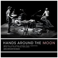 Ewert, The Two Dragons – Hands Around the Moon