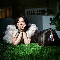 Sara James – DETOX