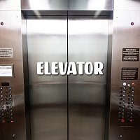 Luc Huy, LalaTv – Elevator