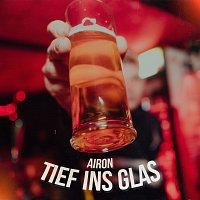 Tief ins Glas