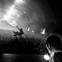 Přední strana obalu CD USB002 REMIXES