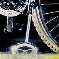 ericdoa – kickstand
