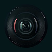 Julias Moon – Camera