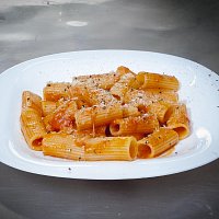 Patrizia Luraschi – Würzige Wodka-Pasta