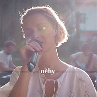 Přední strana obalu CD Něhy