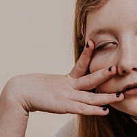 Přední strana obalu CD Falling