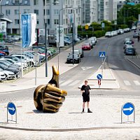 Monobrother – Kreisverkehr