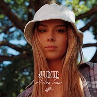 Junie – Ett steg fram