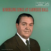 Bjorling sings at Carnegie Hall