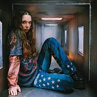 Holly Humberstone – Please Don't Leave Just Yet