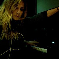 Přední strana obalu CD Agapi Ine Esi