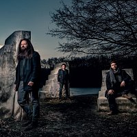 Přední strana obalu CD Sad Eyes