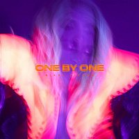 Nikki Vianna – One By One