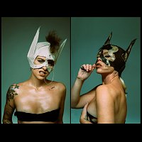 BONES UK – Knee Deep