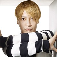 Yasutaka Nakata – Crazy Crazy (feat. Charli XCX & Kyary Pamyu Pamyu)