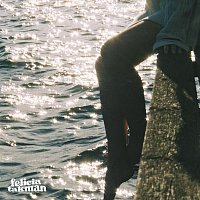 Felicia Takman – Sommarn har ett grepp om min hals