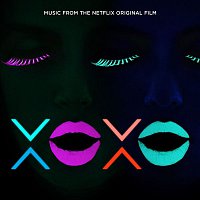 Přední strana obalu CD XOXO (Music from the Netflix Original Film)