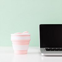 Přední strana obalu CD Dig a Little Deeper