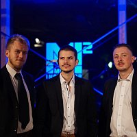 Přední strana obalu CD M2 Live Recording
