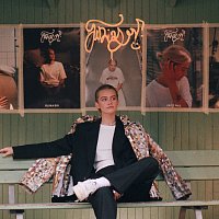 Julia Lov – Regnar over Stockholm