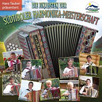 Hans Tauber prasentiert die Finalisten der Sudtiroler Harmonika-Meisterschaft