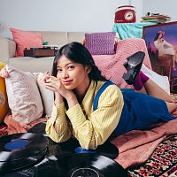 Shakirra Vier, Yovie Widianto – Malam Mingguku