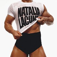Natalia Lacunza – SIMELLAMA / LAPLATA
