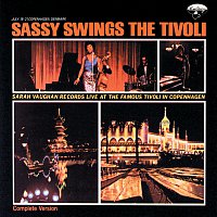 Přední strana obalu CD Sassy Swings The Tivoli