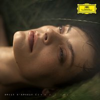 Emily D'Angelo, Sophia Munoz, Bruno Helstroffer – freezing