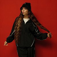 ZAH1DE – Zahide Did It Better