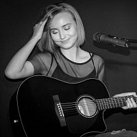 Přední strana obalu CD Addicted To You