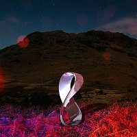 Přední strana obalu CD Fade (feat. SHELLS)