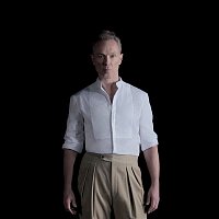 Přední strana obalu CD Too Much