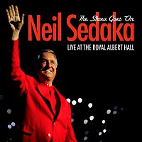 Přední strana obalu CD The Show Goes On - Live At The Royal Albert Hall