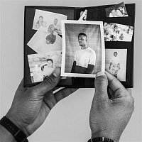 Přední strana obalu CD Walk That Road