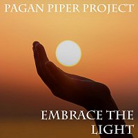 Přední strana obalu CD Embrace the Light