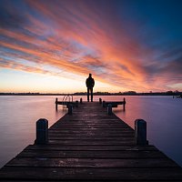 Přední strana obalu CD Stationed