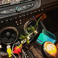 Přední strana obalu CD i need u