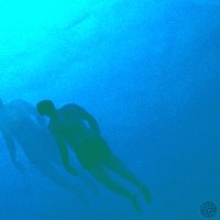 Přední strana obalu CD Keep Running From Love