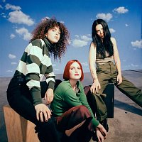 MUNA – Saves The World