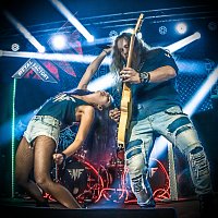 METAL FACTORY – Never Again feat. Viktorie Surmøvá