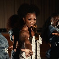 Ari Lennox – Smoke