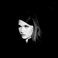 SIENNA SPIRO – Dream Police