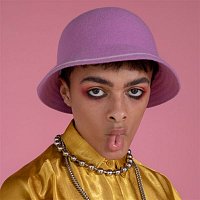 Isaac Dunbar – Makeup Drawer