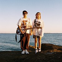 Přední strana obalu CD L