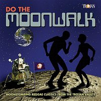 Přední strana obalu CD Do the Moonwalk