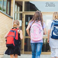 Přední strana obalu CD Bills