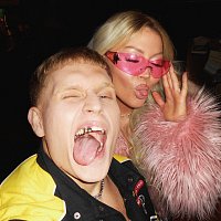 Elina Born, Max – Eilsest saati