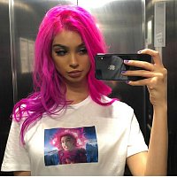 Přední strana obalu CD Lavagirl