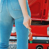 Přední strana obalu CD Sriracha